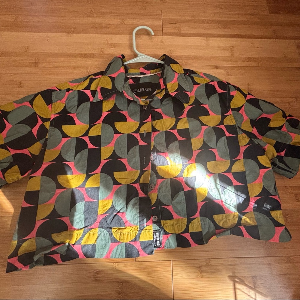 WildFang Geometric Patterned Crop Top - Picture 3 of 4